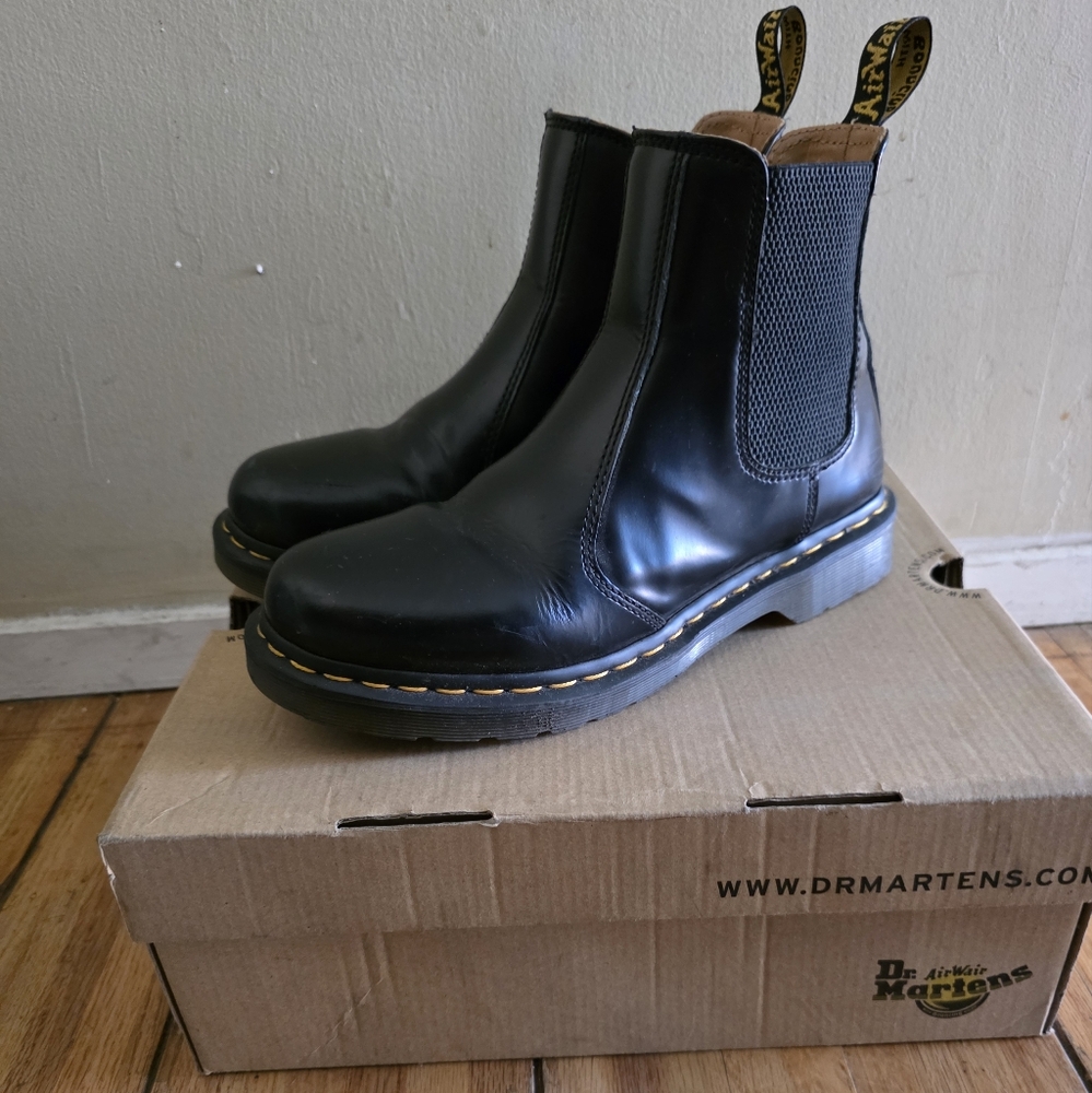 Dr. Martens Smooth Leather Chelsea Boots